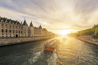 Croisière promenade sur la Seine par les Bateaux Parisiens - Enfant