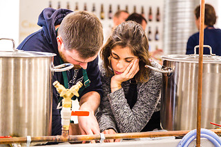 Dégustation et fabrication de bière à la Beer Fabrique à Paris (75011)