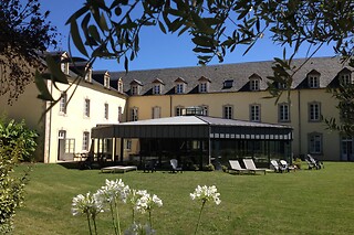 Un accès au hammam, sauna et bains à remous à la Résidence Appart Hôtel le 1837 à Saint-Affrique (12)