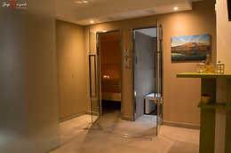 Parini Hotel