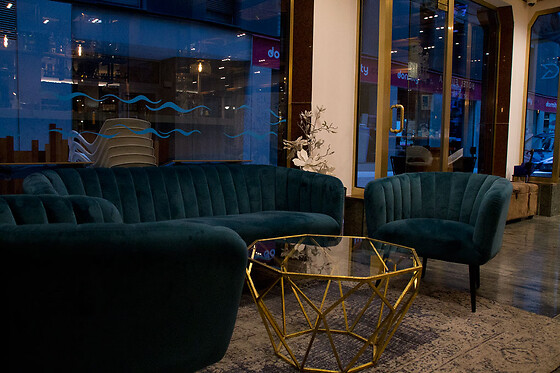 YOMO EUREKA HOTEL - photo 4