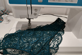 Atelier couture d'une culotte en dentelle à Bordeaux (33)