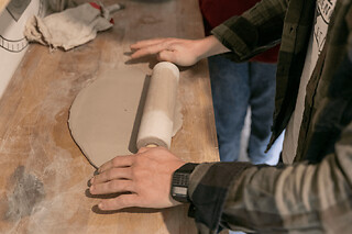 Atelier fabrication d'une tasse en céramique à Sevran (93)