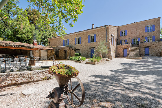 Séjour pour 2 au Château de Cancerilles à Signes (83)