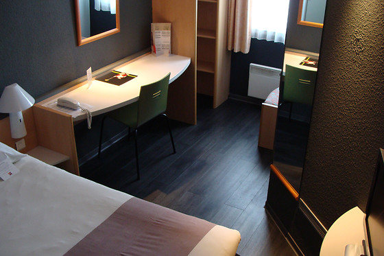 Hotel Ibis Lorient Centre Gare - photo 1