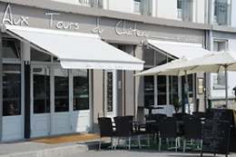 Aux tours du château