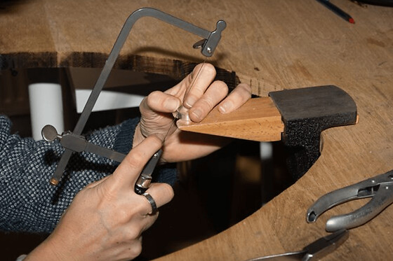 Atelier création de boucles d’oreilles en argent à Nantes (44)