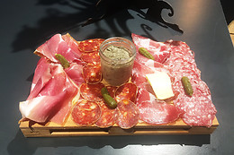 Papa boit de la bière