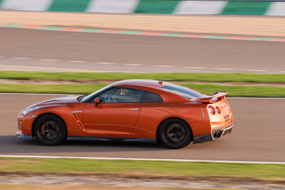Découverte Nissan GTR (5 tours) sur le Circuit de Bresse (71)