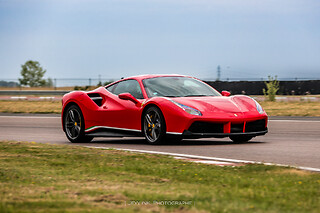 Découverte Ferrari 488 GTB (2 tours) sur le Circuit compétition de Nogaro (3.6km)