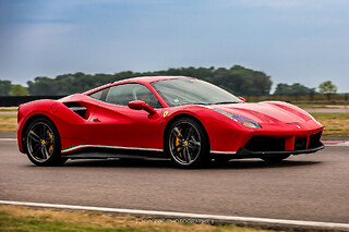 Découverte Ferrari 488 GTB (2 tours) sur le Circuit compétition de Nogaro (3.6km)