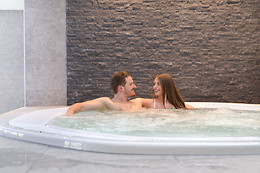 R hotel experiences