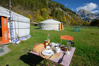 Séjour sous yourte au Camping Mandala à Prads-Haute-Bléone (04)