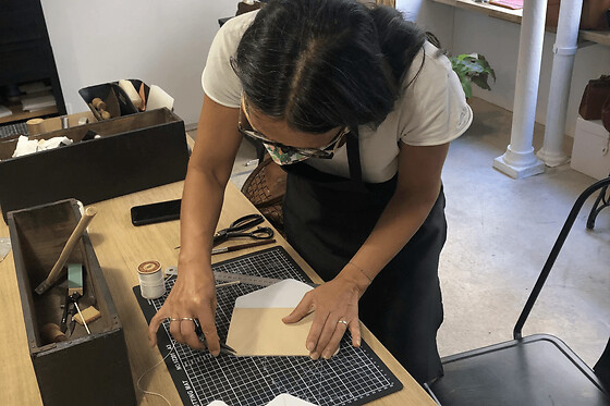 Atelier création de maroquinerie à Paris 10ème - Atelier sac à main - 4h