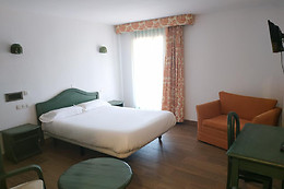 SABIÑANIGO CAMP & HOTEL