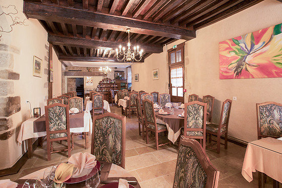 Séjour gourmand pour 2 à l'Hôtel des Trois Maures à Couches (71)