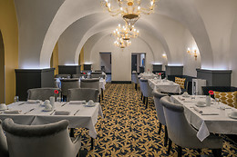 Hôtel du Roi & SPA by SOWELL COLLECTION