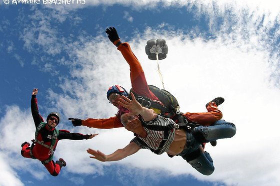 Saut en parachute - FL 140 Parachutisme Bordeaux - Saint-Laurent-Médoc (33)