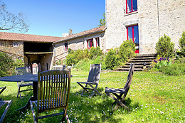 Logis la Tour des Laudes