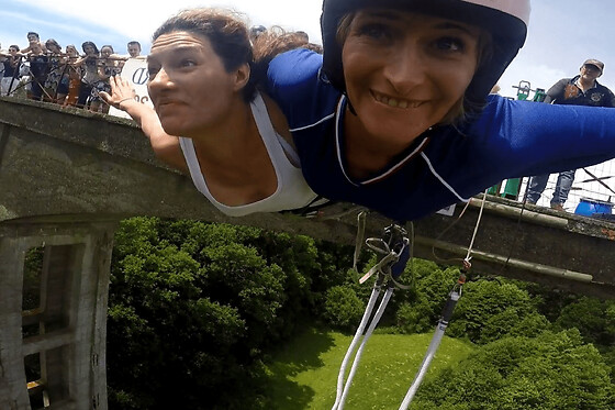 Saut à l'élastique à Saint-Georges-le-Gaultier (72)
