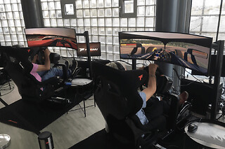 Course automobile en réalité virtuelle à Rezé (44) - Simulateur 5 vérins - 1h
