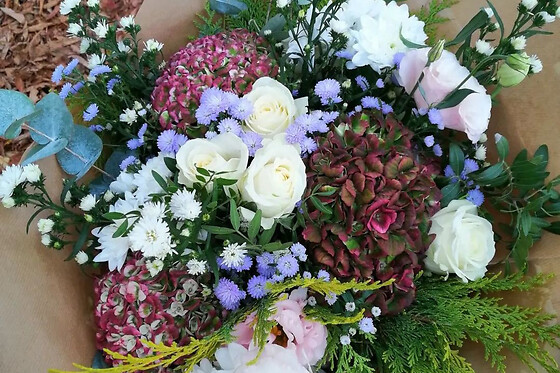 Atelier composition d'un bouquet de fleurs fraîches à Strasbourg