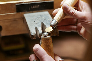 Atelier création de bague sertie à Strasbourg (67)