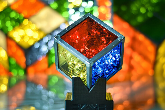 Atelier création d'un luminaire 70's en vitrail à Libourne (33)