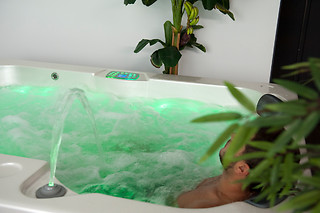 Un accès au spa avec bain à remous privatisé en duo chez Suite & Spa No Idem à Nîmes (30)