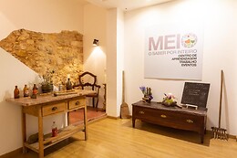 MEIO CENTER COUNTRY HOUSE