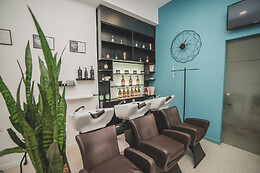 Daniel Salon