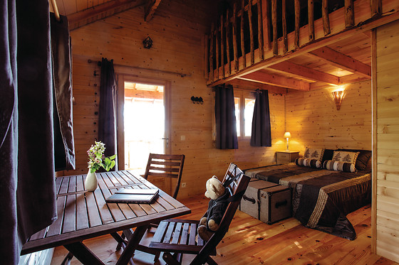 Un séjour en duo aux Cabanes des Benauges à Arbis (33)