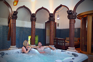 Un accès au spa avec bain à remous, sauna et hammam pour 2 au Domaine de Neuville à Sainte-Gemme (51)