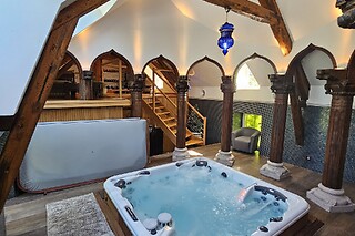 Un accès au spa avec bain à remous, sauna et hammam pour 2 au Domaine de Neuville à Sainte-Gemme (51)