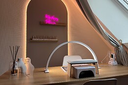 Hera Beauty Bar