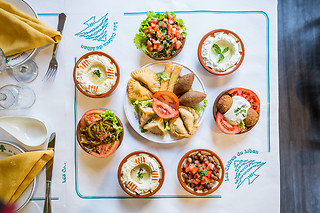 Un repas en duo aux Cèdres du Liban à Paris (75015)