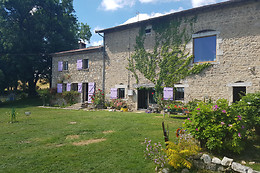 Les Pierres Davélie