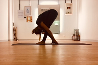 Un cours de yoga en famille chez Angele OM Yoga à La Rochelle (17)