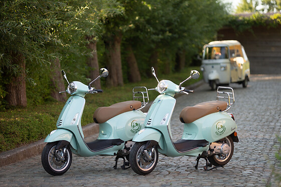 Vespa's on the road - photo 1