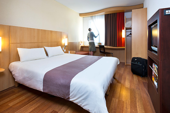Ibis Kortrijk Centrum - photo 1