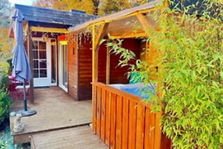 Séjour en chalet pour deux chez Bien-Hêtre Ecolodges à Fichous-Riumayou (64)