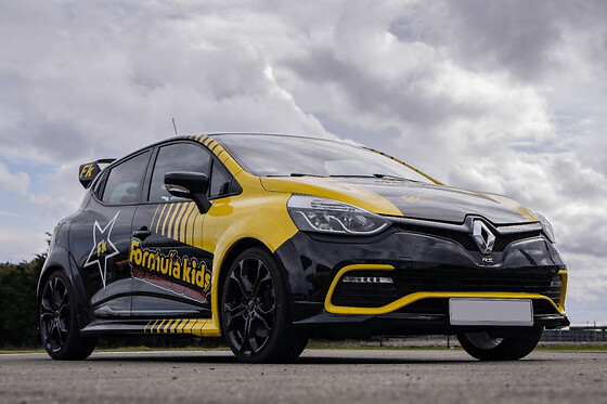 Stage Pilotage Enfant en Clio IV RS à Trappes (78) - Clio IV RS - 8 Tours