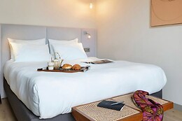 Hébé Hotel