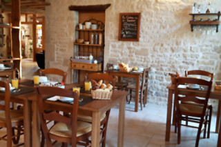 Séjour à 2 à l'Hôtel du Donjon à Aulnay-de-Saintonge (17)