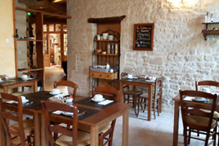 Séjour à 2 à l'Hôtel du Donjon à Aulnay-de-Saintonge (17)