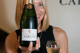 Jeu de dégustation au domaine Famille Carbot en Champagne (51)