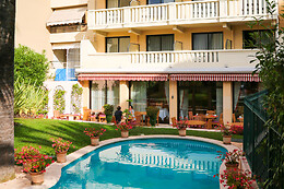 SUN RIVIERA HOTEL