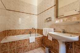 Hotel The Originals des Princes Strasbourg Centre