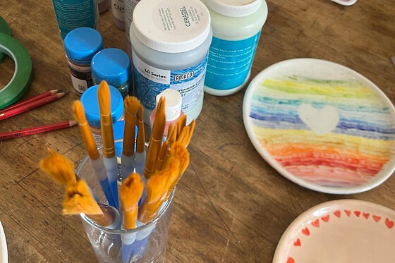 Atelier peinture sur céramique à Paris 9ème