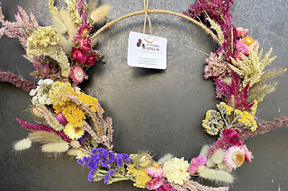 Création d'une couronne de fleurs séchées à Paris 20ème